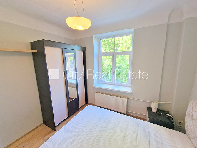 Fasādes māja, slēgts pagalms, iespēja nomāt autostāvvietu, ieeja no ielas un pagalma, logi Rīga - foto 16