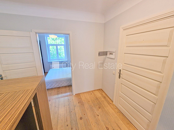 Fasādes māja, slēgts pagalms, iespēja nomāt autostāvvietu, ieeja no ielas un pagalma, logi Rīga - foto 14