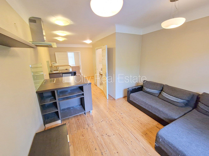 Fasādes māja, slēgts pagalms, iespēja nomāt autostāvvietu, ieeja no ielas un pagalma, logi Rīga - foto 8