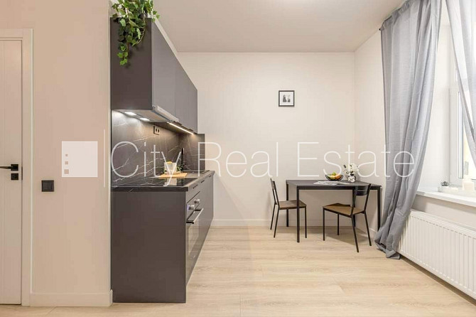 Fasādes māja, renovēta māja, slēgts pagalms, ieeja no ielas un pagalma, kāpņu telpa pēc Rīga - foto 6