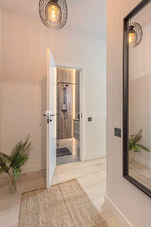 Fasādes māja, renovēta māja, slēgts pagalms, ieeja no ielas un pagalma, kāpņu telpa pēc Rīga - foto 15