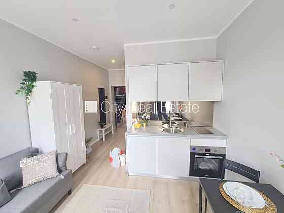 Фасадный дом, реновированный дом, закрытый двор, вход с улицы и со двора, Rīga