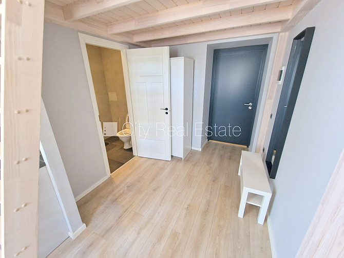 Fasādes māja, renovēta māja, slēgts pagalms, ieeja no ielas un pagalma, kāpņu telpa pēc Rīga - foto 14