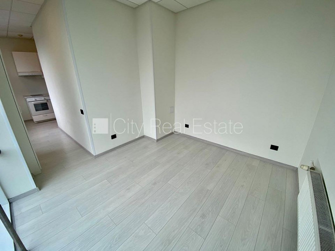 Fasādes māja, renovēta māja, slēgts pagalms, ieeja no ielas, ir lifts, kāpņu telpa pēc Rīga - foto 4