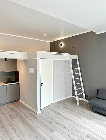 Fasādes māja, slēgts pagalms, iespēja nomāt autostāvvietu, ieeja no ielas, kāpņu telpa pēc Rīga - foto 2