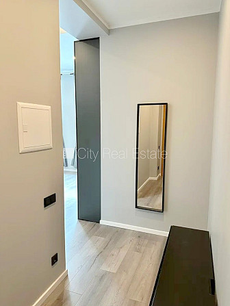 Fasādes māja, slēgts pagalms, iespēja nomāt autostāvvietu, ieeja no ielas, kāpņu telpa pēc Rīga - foto 11