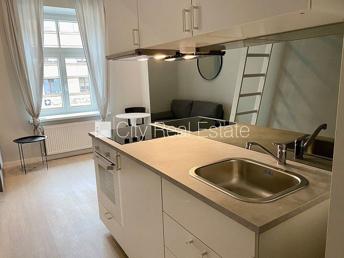 Fasādes māja, renovēta māja, slēgts pagalms, ieeja no ielas, kāpņu telpa pēc kapitālā Rīga - foto 9