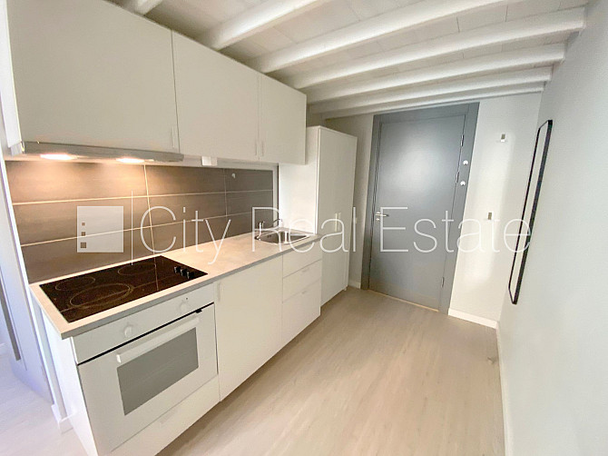 Fasādes māja, renovēta māja, slēgts pagalms, ieeja no ielas, kāpņu telpa pēc kapitālā Rīga - foto 3