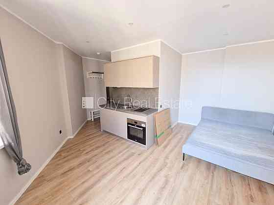 Фасадный дом, реновированный дом, закрытый двор, вход с улицы и со двора, Rīga