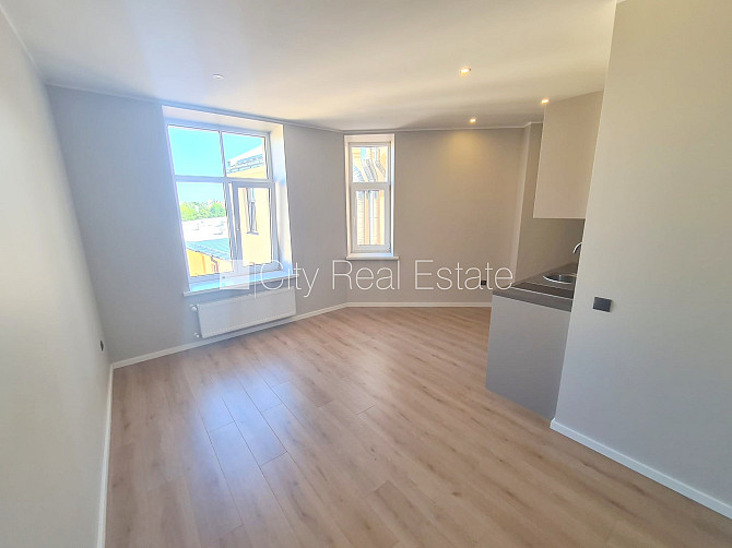 Фасадный дом, реновированный дом, закрытый двор, вход с улицы и со двора, Рига - изображение 6