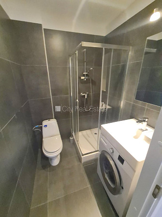 Фасадный дом, реновированный дом, закрытый двор, вход с улицы и со двора, Рига - изображение 11