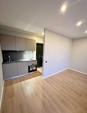 Фасадный дом, реновированный дом, закрытый двор, вход со двора, лестничная клетка Рига - изображение 12