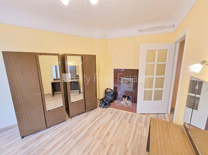 Фасадный дом, реновированный дом, вход с улицы, лестничная клетка после Рига - изображение 9