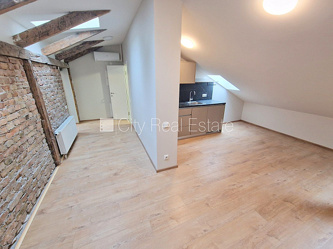 Pagalma ēka, renovēta māja, slēgts pagalms, ieeja no ielas un pagalma, mansards, ir lifts, Rīga - foto 2