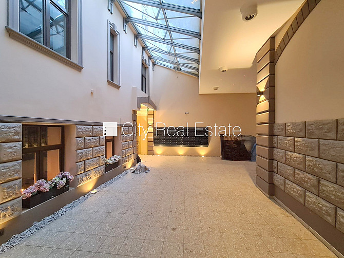 Pagalma ēka, fasādes māja, slēgts pagalms, ieeja no ielas un pagalma, ir lifts, kāpņu telpa Rīga - foto 10