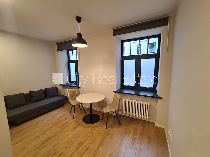 Pagalma ēka, renovēta māja, slēgts pagalms, ieeja no pagalma, ir lifts, kāpņu telpa pēc Rīga - foto 4