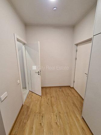 Pagalma ēka, renovēta māja, slēgts pagalms, ieeja no pagalma, ir lifts, kāpņu telpa pēc Rīga - foto 20