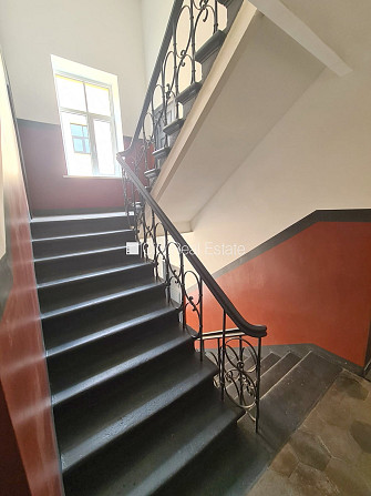 Fasādes māja, renovēta māja, slēgts pagalms, ieeja no ielas un pagalma, kāpņu telpa pēc Rīga - foto 11