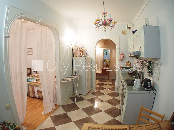 Projekts - Varavīksnes Nami, pagalma māja, labiekārtota apzaļumota teritorija, slēgta Rīga - foto 10