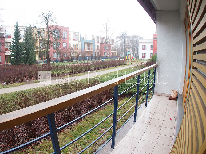 Projekts - Varavīksnes Nami, pagalma māja, labiekārtota apzaļumota teritorija, slēgta Rīga - foto 9