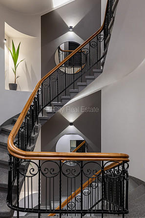 Fasādes māja, renovēta māja, slēgts pagalms, ieeja no ielas un pagalma, ir lifts, kāpņu Rīga - foto 9