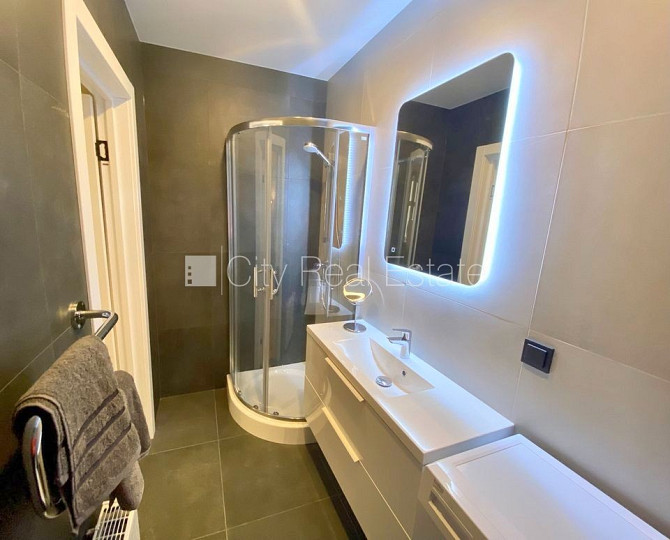 Fasādes māja, renovēta māja, slēgts pagalms, ieeja no ielas un pagalma, ir lifts, kāpņu Rīga - foto 7