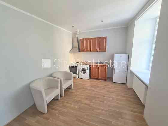 Фасадный дом, реновированный дом, закрытый двор, вход с улицы и со двора, Rīga