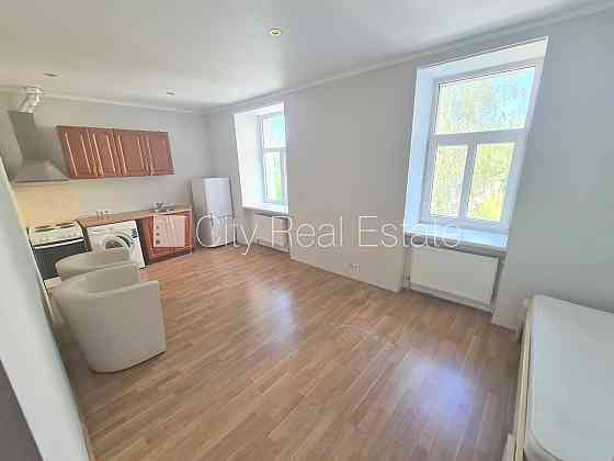 Фасадный дом, реновированный дом, закрытый двор, вход с улицы и со двора, Rīga