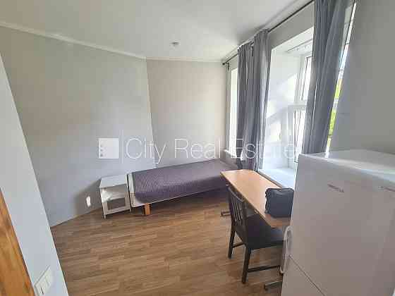 Здание во дворе, реновированный дом, закрытый двор, вход с улицы и со двора, Rīga