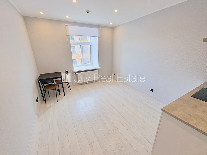 Фасадный дом, реновированный дом, закрытый двор, вход с улицы и со двора, Рига - изображение 4