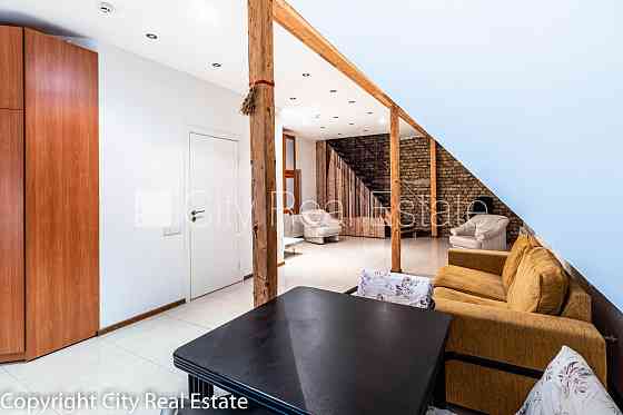 Фасадный дом, мансарда, двухэтажный, студио, кухня объединена с комнатой, газовое Рига