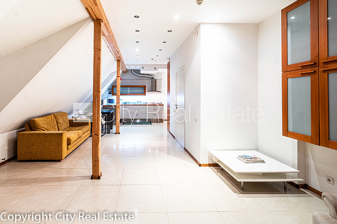 Фасадный дом, мансарда, двухэтажный, студио, кухня объединена с комнатой, газовое Рига - изображение 2