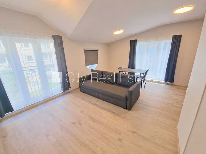 Fasādes māja, renovēta māja, slēgts pagalms, iežogota teritorija, vieta automašīnai, Rīga - foto 2