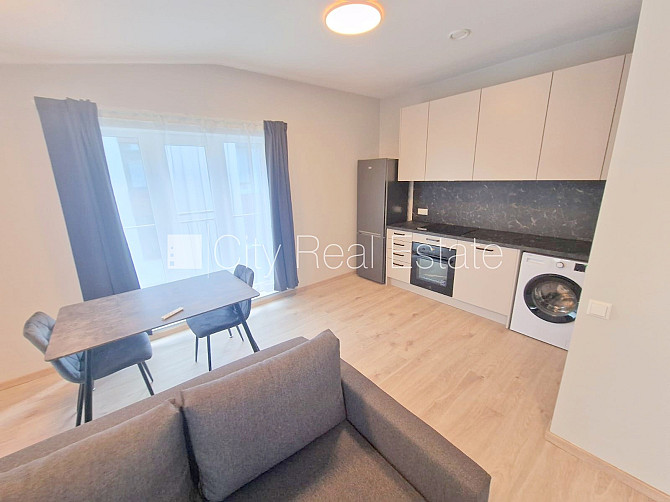 Fasādes māja, renovēta māja, slēgts pagalms, iežogota teritorija, vieta automašīnai, Rīga - foto 13