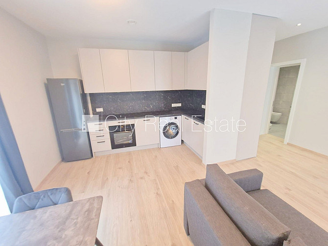 Fasādes māja, renovēta māja, slēgts pagalms, iežogota teritorija, vieta automašīnai, Rīga - foto 8