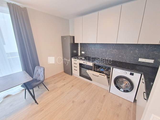 Fasādes māja, renovēta māja, slēgts pagalms, iežogota teritorija, vieta automašīnai, Rīga - foto 5