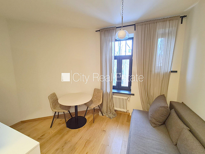 Здание во дворе, реновированный дом, закрытый двор, вход с улицы и со двора, лифт, Рига - изображение 4