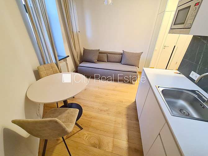 Здание во дворе, реновированный дом, закрытый двор, вход с улицы и со двора, лифт, Рига - изображение 13