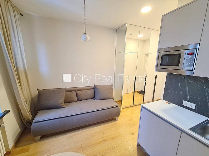 Здание во дворе, реновированный дом, закрытый двор, вход с улицы и со двора, лифт, Рига - изображение 8