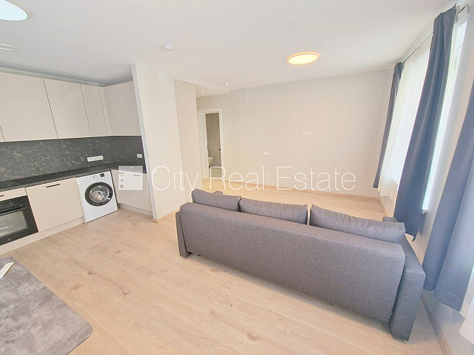 Fasādes māja, renovēta māja, slēgts pagalms, iežogota teritorija, vieta automašīnai, ieeja Rīga - foto 4