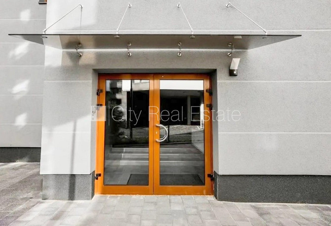 Fasādes māja, renovēta māja, slēgts pagalms, iežogota teritorija, vieta automašīnai, ieeja Rīga - foto 19