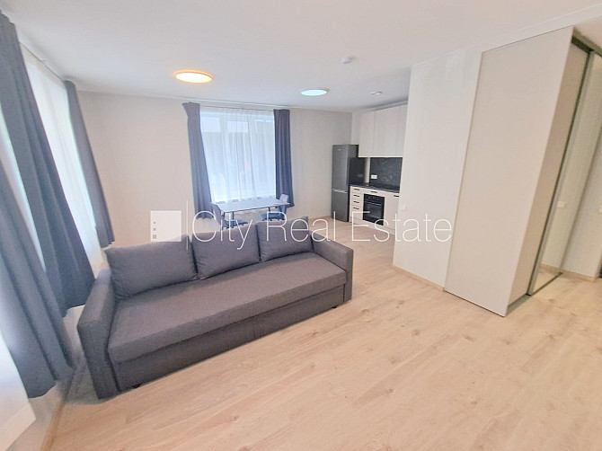 Fasādes māja, renovēta māja, slēgts pagalms, iežogota teritorija, vieta automašīnai, ieeja Rīga - foto 12