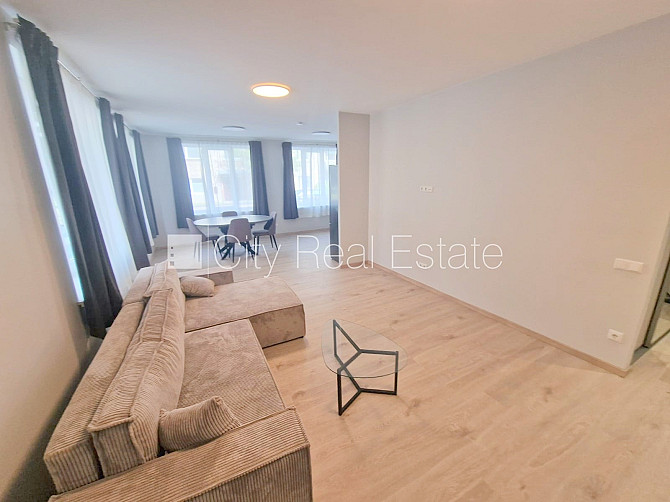 Fasādes māja, renovēta māja, slēgts pagalms, iežogota teritorija, vieta automašīnai, ieeja Rīga - foto 6