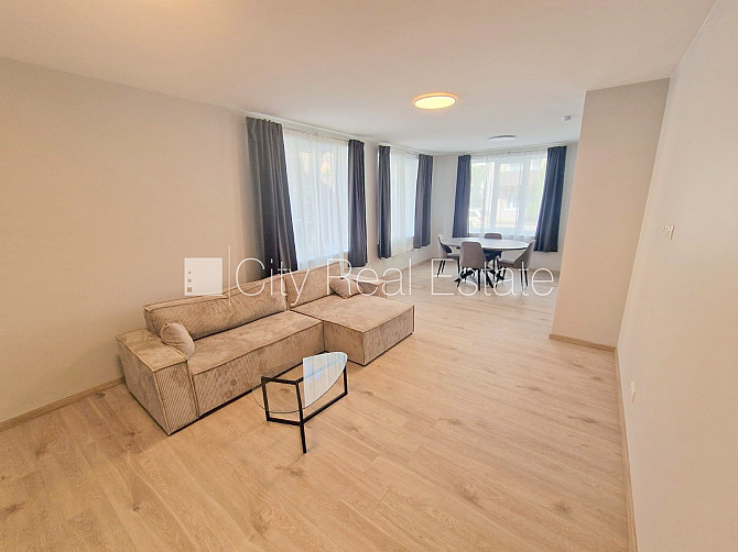 Fasādes māja, renovēta māja, slēgts pagalms, iežogota teritorija, vieta automašīnai, ieeja Rīga - foto 5