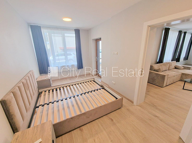 Fasādes māja, renovēta māja, slēgts pagalms, iežogota teritorija, vieta automašīnai, ieeja Rīga - foto 9