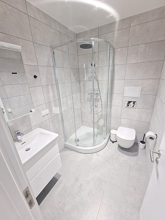 Fasādes māja, renovēta māja, slēgts pagalms, iežogota teritorija, vieta automašīnai, ieeja Rīga - foto 14