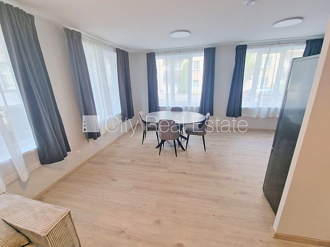 Fasādes māja, renovēta māja, slēgts pagalms, iežogota teritorija, vieta automašīnai, ieeja Rīga - foto 7