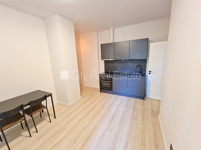 Fasādes māja, renovēta māja, slēgts pagalms, ieeja no ielas, ir lifts, kāpņu telpa pēc Rīga - foto 1