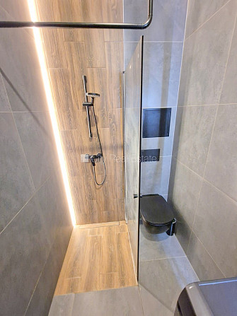 Fasādes māja, renovēta māja, slēgts pagalms, ieeja no ielas, ir lifts, kāpņu telpa pēc Rīga - foto 10