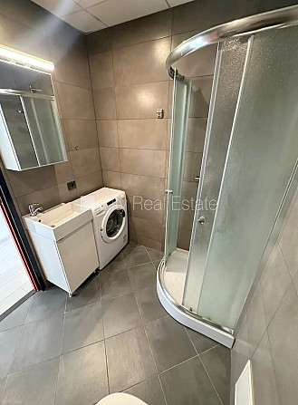 Fasādes māja, renovēta māja, slēgts pagalms, iežogota teritorija, ieeja no ielas, ir lifts, Rīga - foto 9